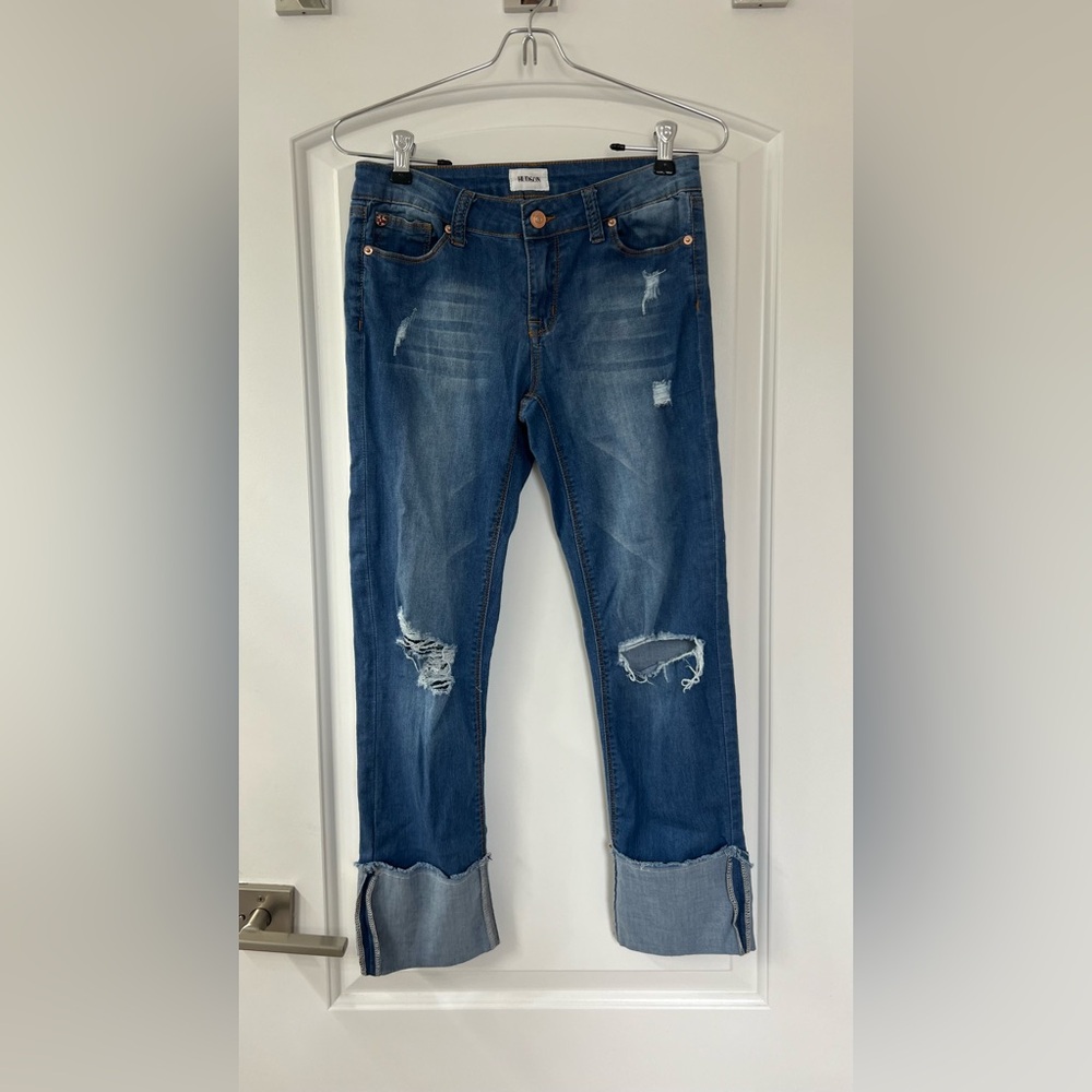 Hudson Youth Girls Jeans size 16
Blue Cropped Distressed Cuffed
Stretch